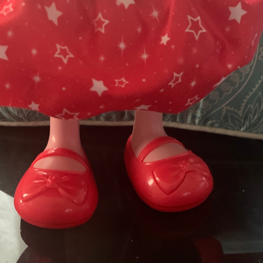 Peppa Pig Red Dress Toy Figure - Picture 11 of 12